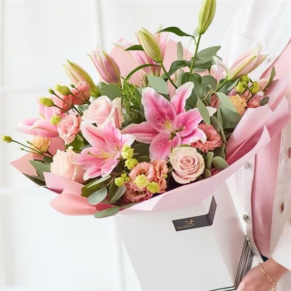 PRETTY PINK ROSE AND LILY